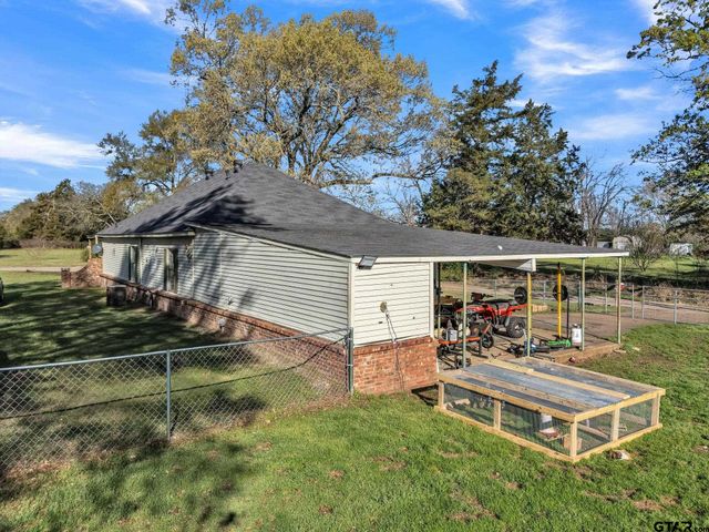 109 Sanders Lane, Pittsburg, TX 75686