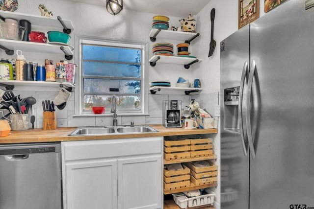 109 Sanders Lane, Pittsburg, TX 75686