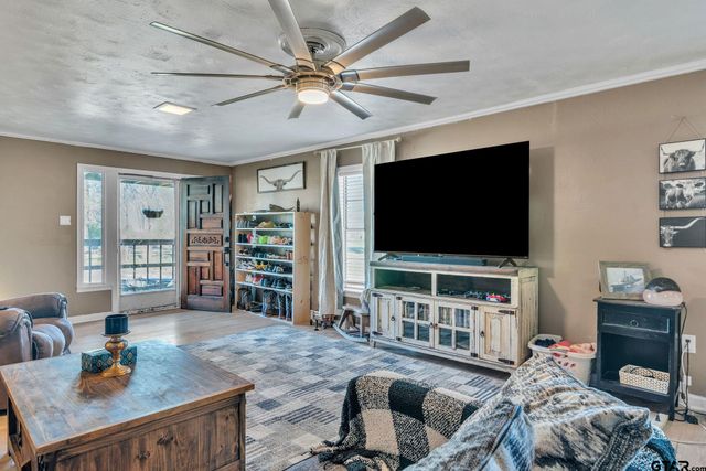 109 Sanders Lane, Pittsburg, TX 75686