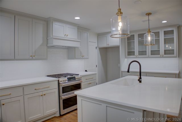 2427 E 72nd Street 5-C-2, Tulsa, OK 74136