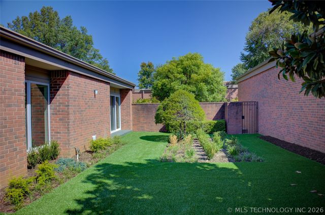 2427 E 72nd Street 5-C-2, Tulsa, OK 74136