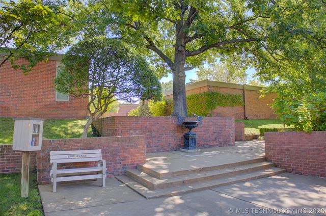 2427 E 72nd Street 5-C-2, Tulsa, OK 74136