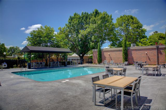 2427 E 72nd Street 5-C-2, Tulsa, OK 74136