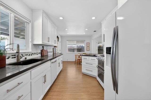 4512 Ulysses Dr, Sacramento, CA 95864