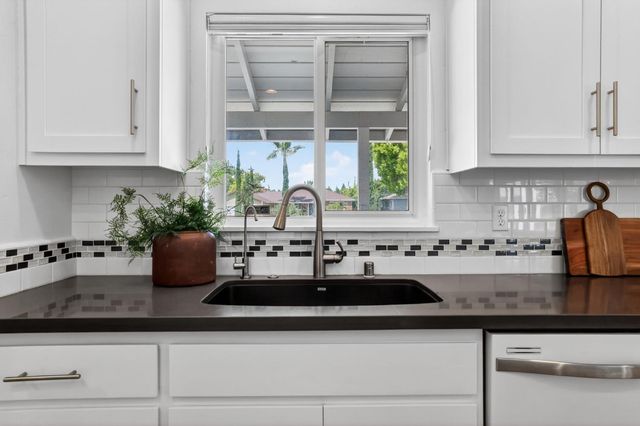 4512 Ulysses Dr, Sacramento, CA 95864