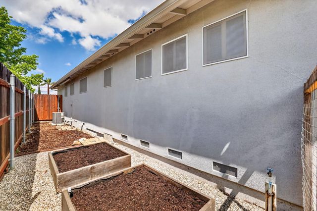 4512 Ulysses Dr, Sacramento, CA 95864