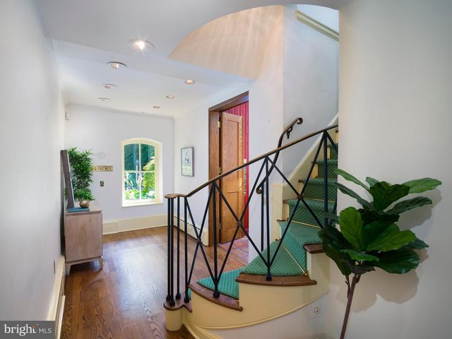 220 RADNOR CHESTER RD, Villanova, PA 19085