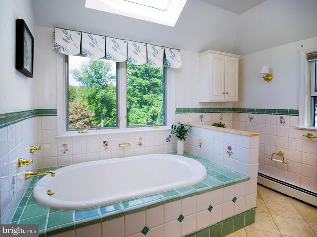 220 RADNOR CHESTER RD, Villanova, PA 19085