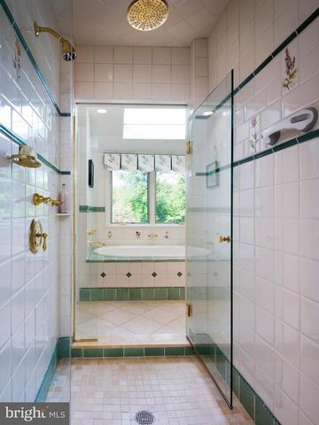 220 RADNOR CHESTER RD, Villanova, PA 19085