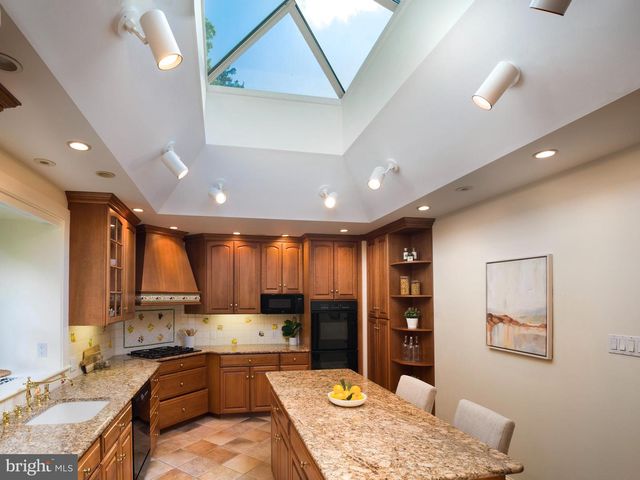 220 RADNOR CHESTER RD, Villanova, PA 19085