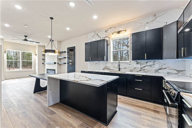 18 Dunstable Drive, Bella Vista, AR 72714