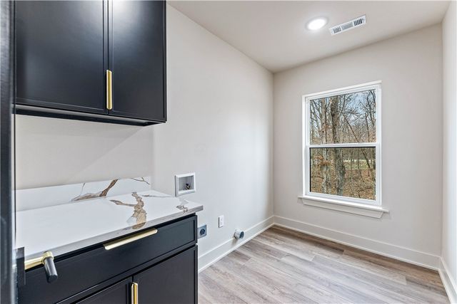 18 Dunstable Drive, Bella Vista, AR 72714