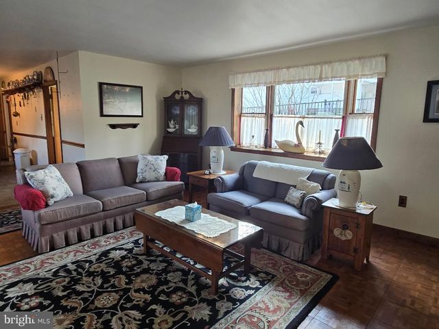 616 BEECHWOOD RD, Willow Grove, PA 19090