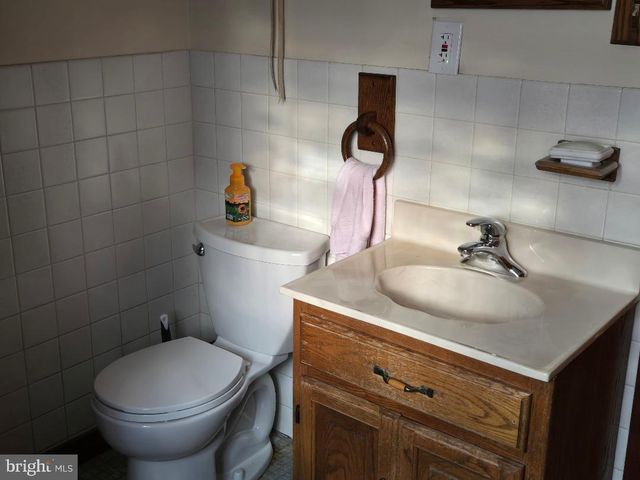 616 BEECHWOOD RD, Willow Grove, PA 19090