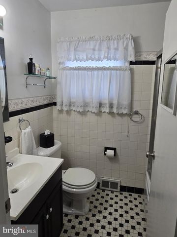 616 BEECHWOOD RD, Willow Grove, PA 19090