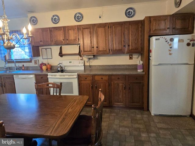 616 BEECHWOOD RD, Willow Grove, PA 19090