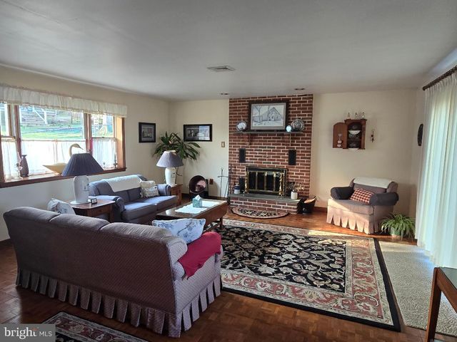 616 BEECHWOOD RD, Willow Grove, PA 19090