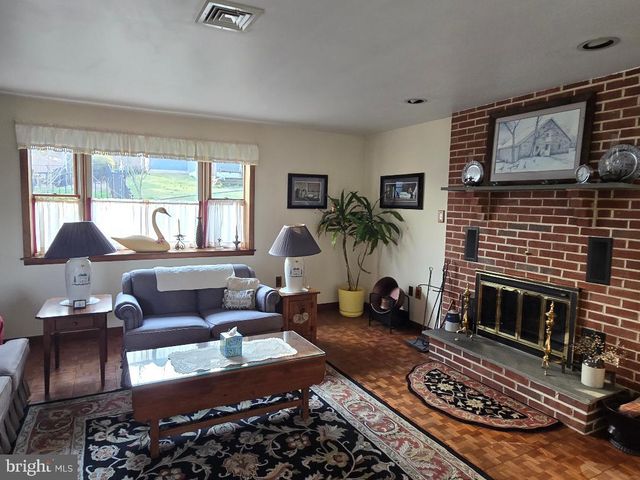 616 BEECHWOOD RD, Willow Grove, PA 19090