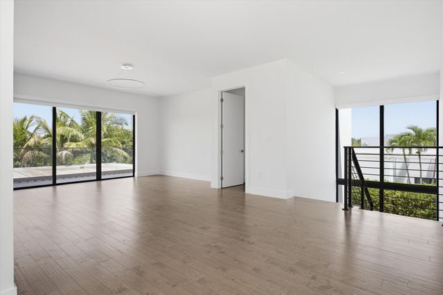 16570 Sunset Way, Weston, FL 33326