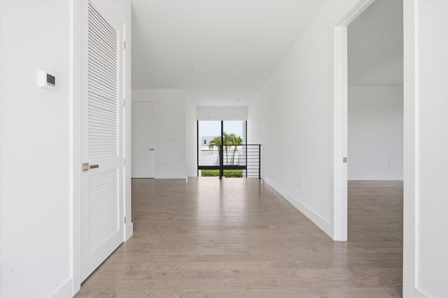 16570 Sunset Way, Weston, FL 33326