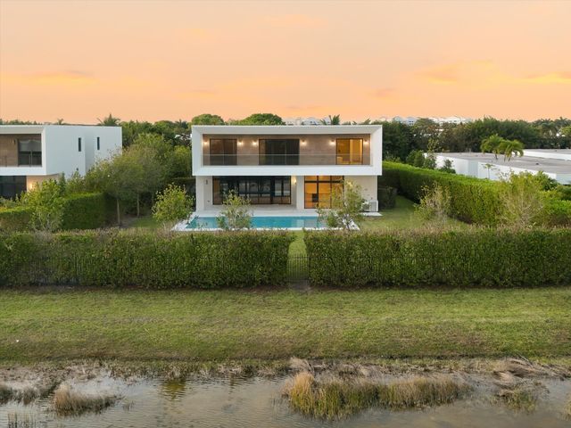 16570 Sunset Way, Weston, FL 33326