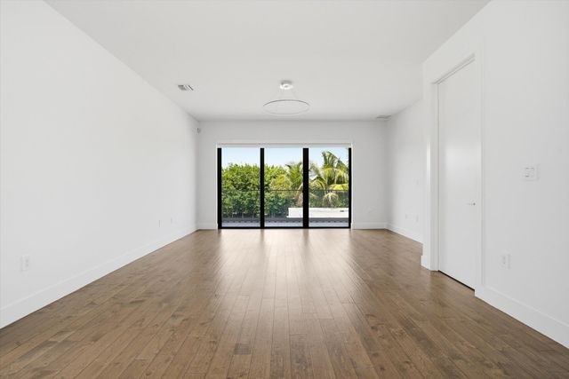16570 Sunset Way, Weston, FL 33326