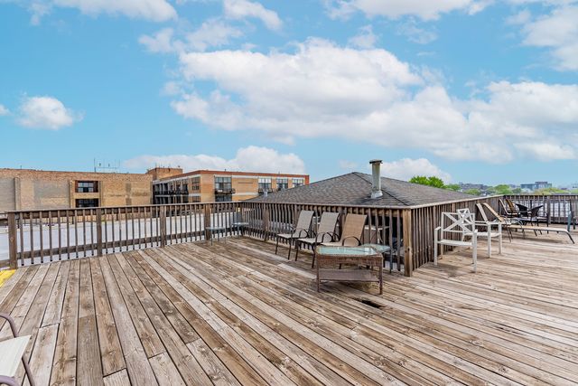 2720 W Cortland Street 102, Chicago, IL 60647