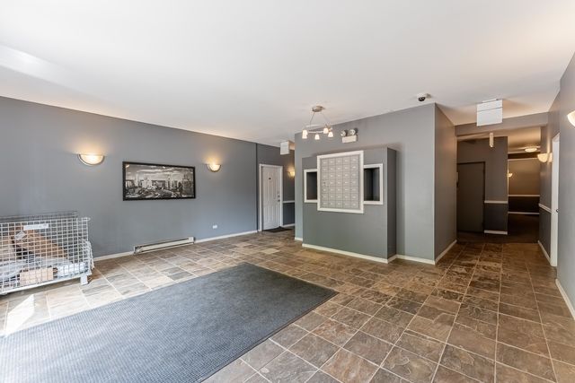 2720 W Cortland Street 102, Chicago, IL 60647