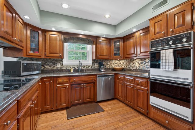 202 S Stourbridge Road, Versailles, KY 40383