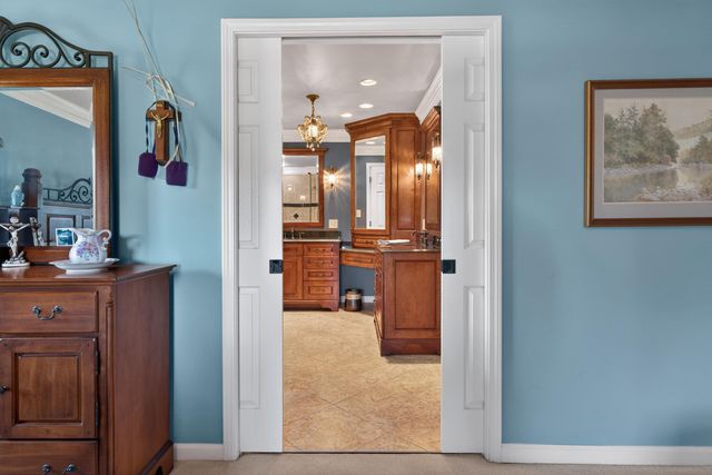 202 S Stourbridge Road, Versailles, KY 40383