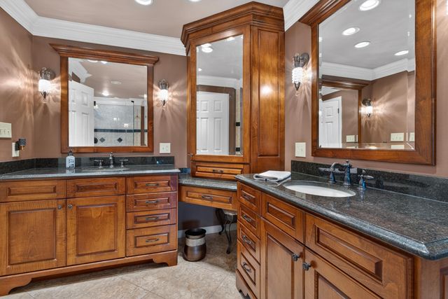 202 S Stourbridge Road, Versailles, KY 40383