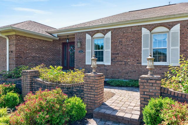 202 S Stourbridge Road, Versailles, KY 40383