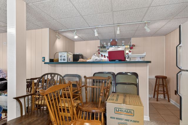 202 S Stourbridge Road, Versailles, KY 40383
