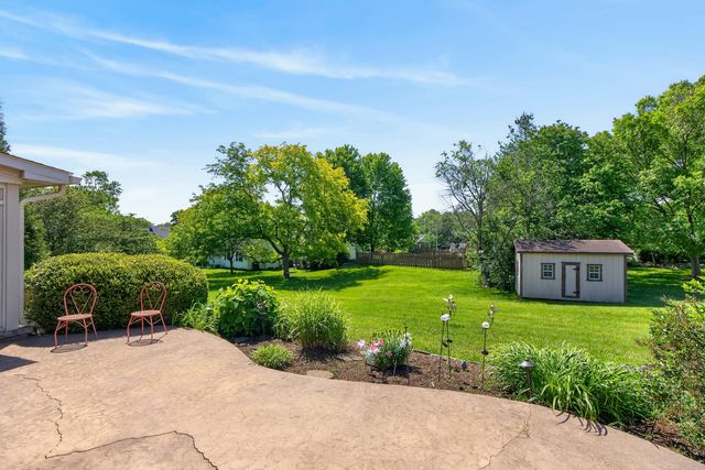 202 S Stourbridge Road, Versailles, KY 40383