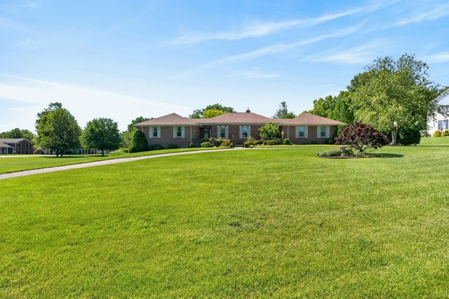 202 S Stourbridge Road, Versailles, KY 40383
