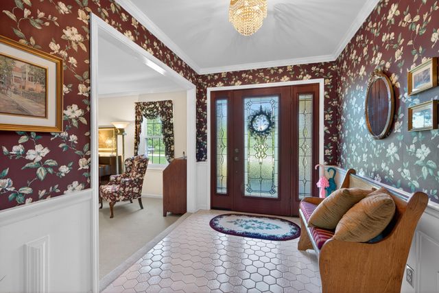 202 S Stourbridge Road, Versailles, KY 40383