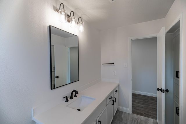 20 Charleston Street N, Sugar Land, TX 77478