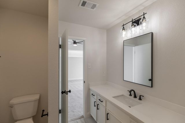 20 Charleston Street N, Sugar Land, TX 77478
