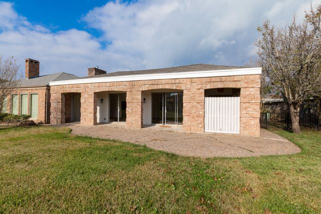 20 Charleston Street N, Sugar Land, TX 77478