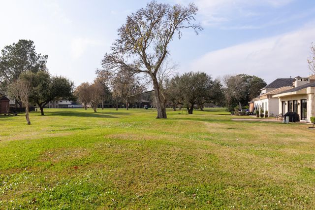 20 Charleston Street N, Sugar Land, TX 77478