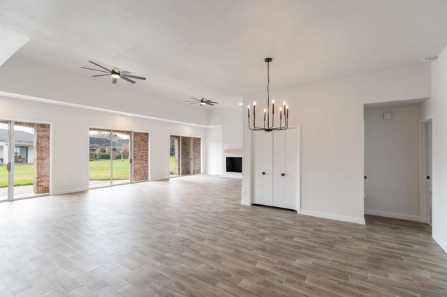 20 Charleston Street N, Sugar Land, TX 77478