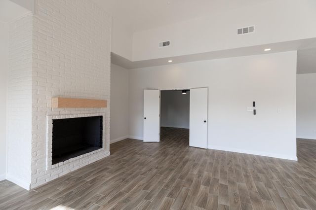 20 Charleston Street N, Sugar Land, TX 77478