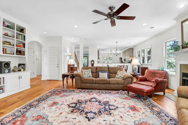 29 Morrison Avenue, Mcclellanville, SC 29458