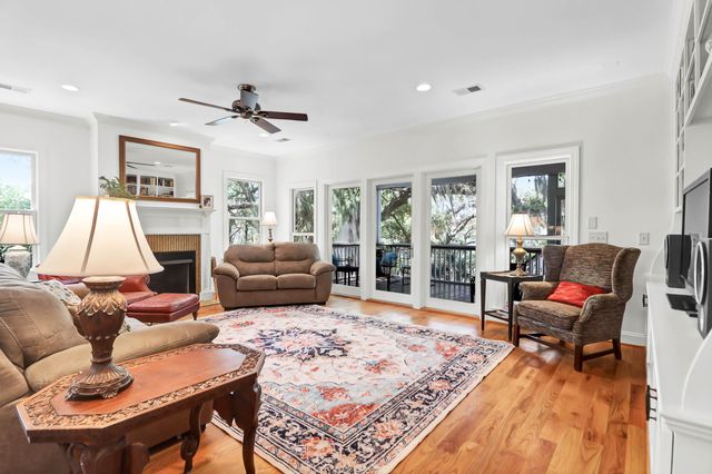 29 Morrison Avenue, Mcclellanville, SC 29458