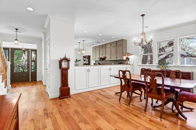 29 Morrison Avenue, Mcclellanville, SC 29458