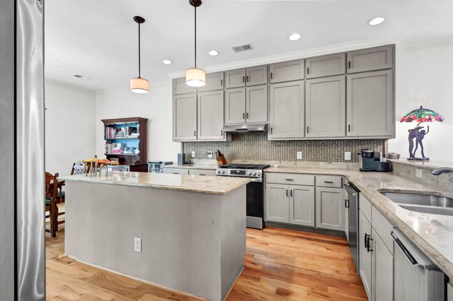 29 Morrison Avenue, Mcclellanville, SC 29458