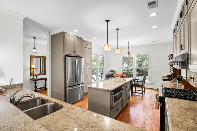 29 Morrison Avenue, Mcclellanville, SC 29458