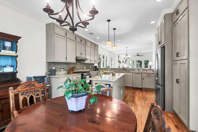 29 Morrison Avenue, Mcclellanville, SC 29458