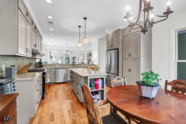 29 Morrison Avenue, Mcclellanville, SC 29458