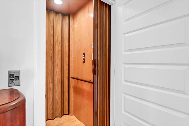 29 Morrison Avenue, Mcclellanville, SC 29458